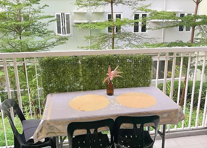 A Peaceful Condotel With Balcony At Qc Apartamento